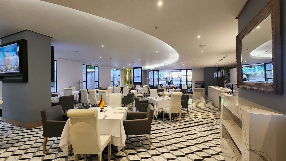 Hotel Dann Carlton 9